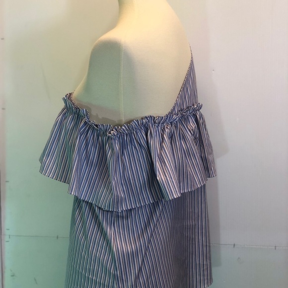 Bar III WOMEN’s Ruffled one shoulder blouse - Picture 4 of 7